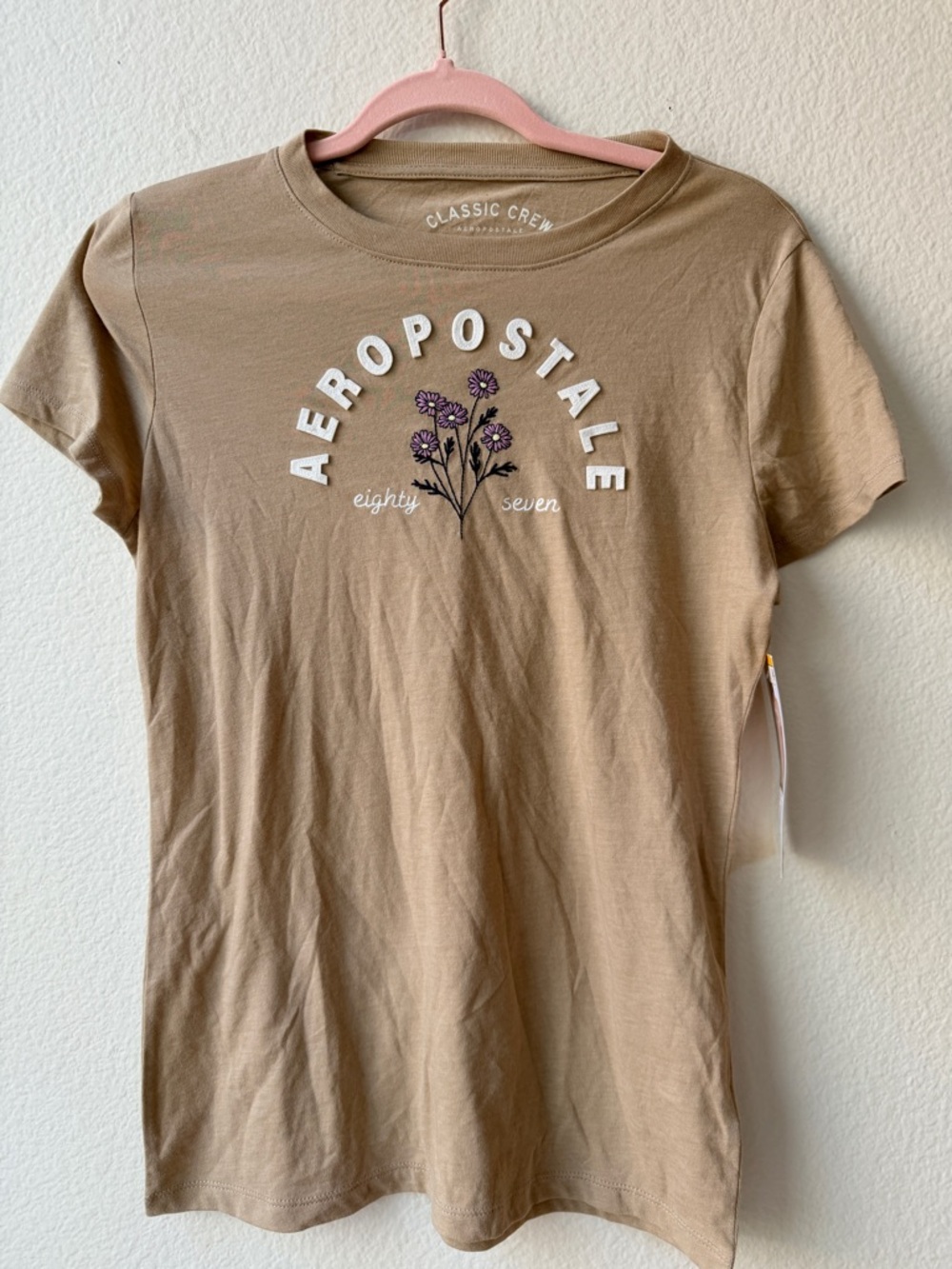 Aéropostale Floral Graphic‎ Tee Beige Neutral Classic Crew T Shirt Medium NWT
